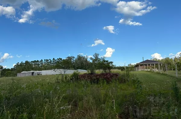 SÃO 2.750m² DE MUITA PAZ E TRANQUILIDADE PARA SUA FAMÍLIA