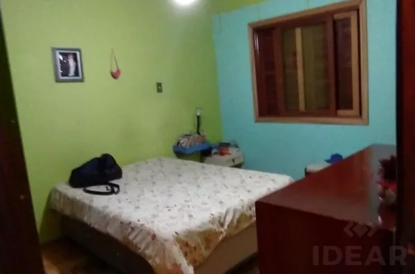 AMPLA CASA COM MUITO ESPAÇO FRONTAL E FUNDOS