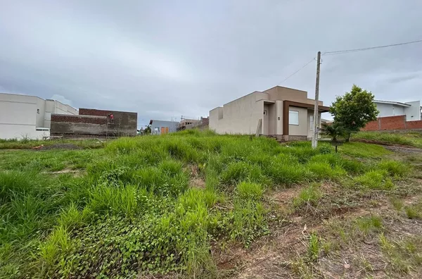 SUA FUTURA RESIDÊNCIA MUITO BEM LOCALIZADO NESSE TERRENO