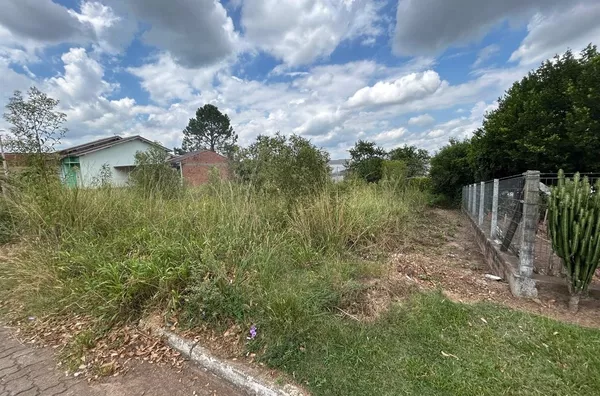 LINDO TERRENO COM MUITO ESPAÇO PARA VOCÊ CONSTRUIR E REALIZAR SEU SONHO