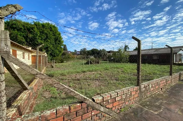 TERRENO BEM PRÓXIMO A ÁREA COMERCIAL, COM POSSIBILIDADE DE ESCOLHA