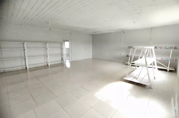 BUSCA ESPAÇO PARA COMÉRCIO E MORADIA? VENHA CONVERSAR CONOSCO!