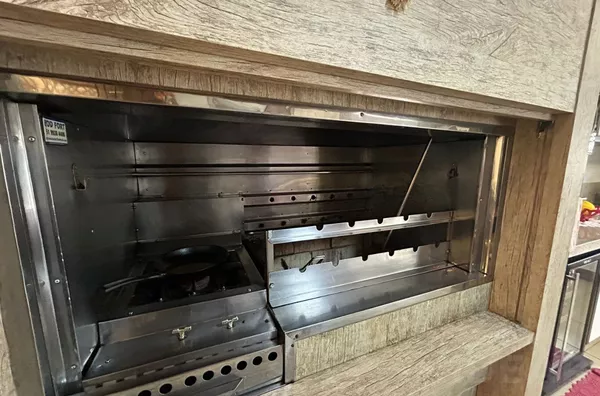 VOCÊ PROCURA DUAS CASAS INDEPENDENTES NUM MESMO LOTE?