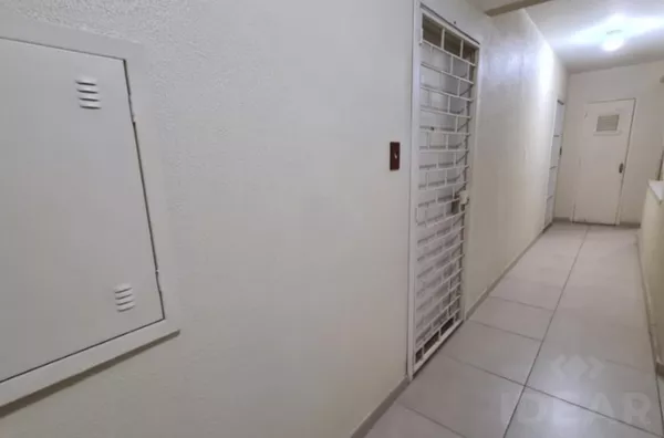 APARTAMENTO DE UM DORMITÓRIO EM EXCELENTE LOCALIZAÇÃO