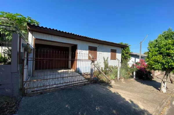 DOIS CHALÉS NO MESMO TERRENO DE ESQUINA DE 396m²