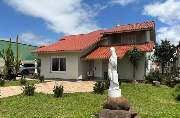 CONFORTO E MUITO ESPAÇO PARA TODA FAMÍLIA EM EXCELENTE REGIÃO