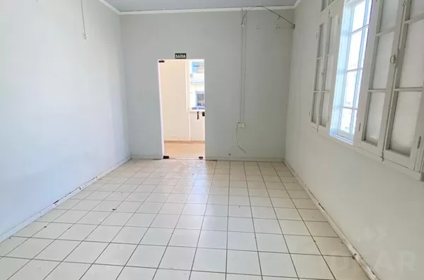 ÓTIMO PONTO PARA COMÉRCIO OU RESIDÊNCIA. VENHA CONHECER!