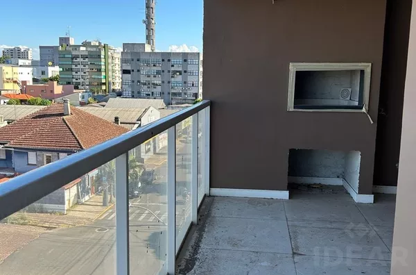 AMBIENTES AMPLOS, MUITO BEM LOCALIZADO E LINDA VISÃO DA CIDADE - Foto 9