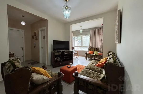 APARTAMENTO AMPLO E BEM LOCALIZADO, NO CENTRO DA CIDADE