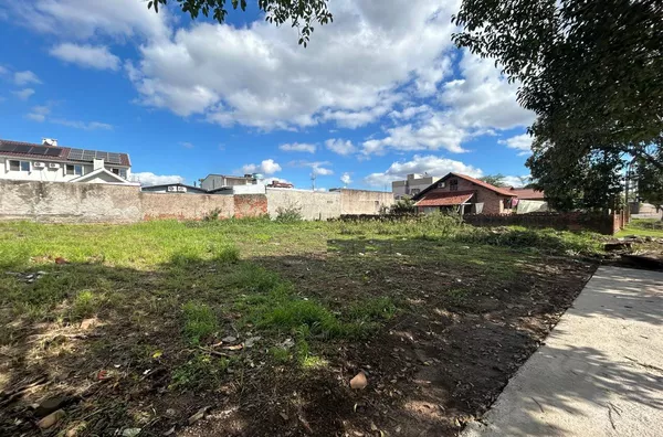 EXCELENTE TERRENO EM UMA BELA E TRANQUILA REGIÃO