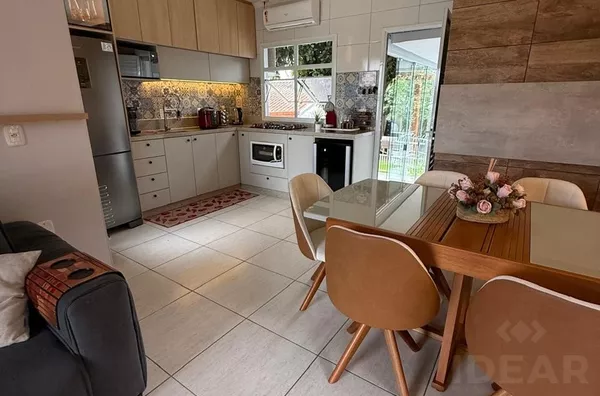 EXCELENTE ILUMINAÇÃO NATURAL, ACONCHEGO E ÓTIMA LOCALIZAÇÃO