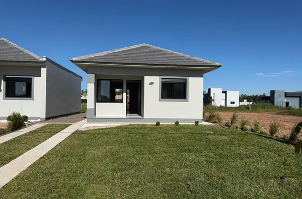 LOT UNIVERSITÁRIO 2 COM CASA DE 59,35m² AGUARDANDO VOCÊ!