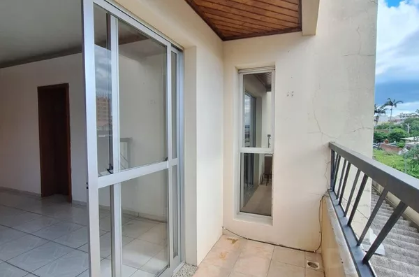 Apartamento na área central da cidade, próximo de academia, hospital, mercado, farmácia... Nos contate e agende sua visita. Nós da Idear Imóveis estamos prontos para te atender.