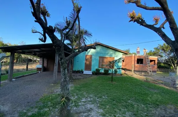 CASA CHALÉ EM MEIO A NATUREZA. 720m² DE ESPAÇO PARA SEU FUTURO PROJETO