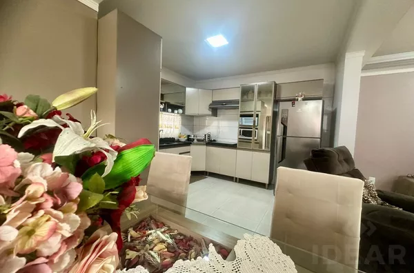 CASA DE 2 PISOS, PISCINA E MUITO ESPAÇO PARA A FAMÍLIA