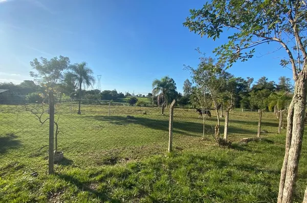 TERRA COM ACESSO PELA RST 287 E AV DAS INDÚSTRIAS. DE FÁCIL ACESSO