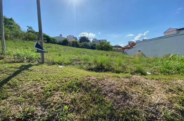 DOIS TERRENOS NA ENTRADA DA CIDADE, COM A MELHOR VISTA E IDEAL PARA O COMÉRCIO