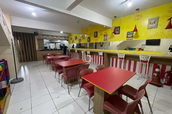 Ponto Comercial Montado para Aluguel na Cidade dos Funcionários – 200m² em Local Movimentado - Foto 3