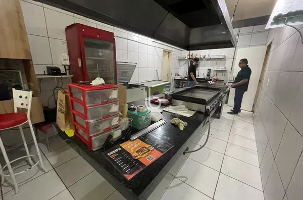 Ponto Comercial Montado para Aluguel na Cidade dos Funcionários – 200m² em Local Movimentado - Foto 4