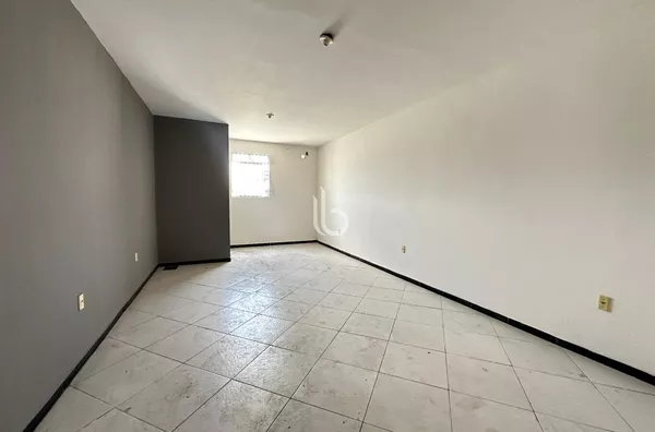 Sala comercial  no 1° andar para aluguel,  Messejana, Fortaleza