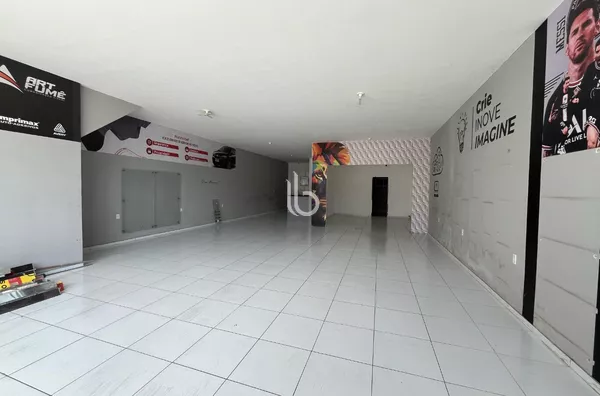 Amplo ponto comercial com subsolo para locação em Morada Nova – CE