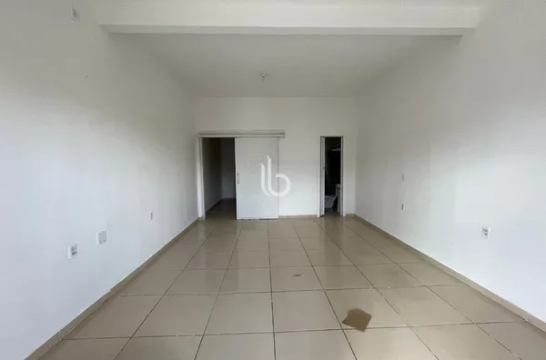 Sala Comercial para Aluguel no Centro de Horizonte – Ótima Localização 