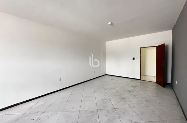 Sala comercial  no 1° andar para aluguel,  Messejana, Fortaleza