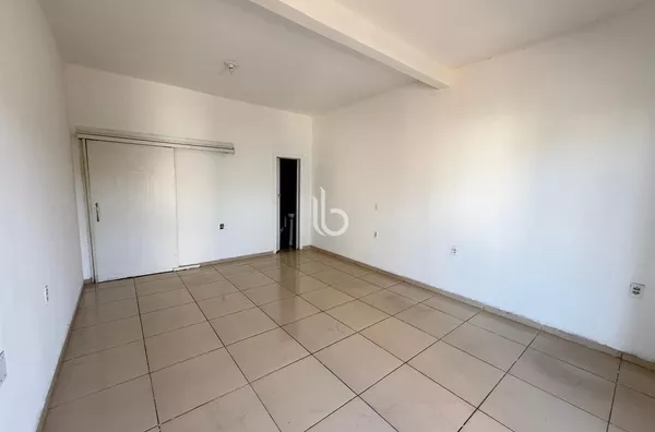 Sala Comercial para Aluguel no Centro de Horizonte – Ótima Localização 