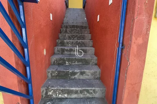 Apartamento no 1° andar  para alugar no bairro José Walter de 2 quartos 