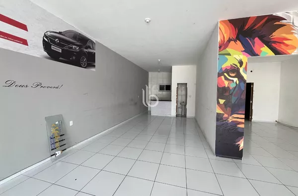 Amplo ponto comercial com subsolo para locação em Morada Nova – CE