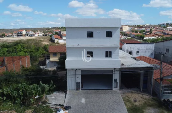 Amplo ponto comercial com subsolo para locação em Morada Nova – CE