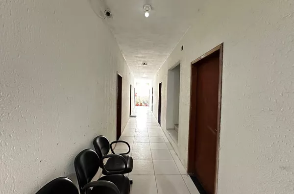 Sala comercial  no 1° andar para aluguel,  Messejana, Fortaleza