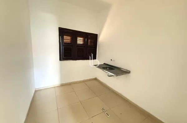 Sala Comercial para Aluguel no Centro de Horizonte – Ótima Localização 