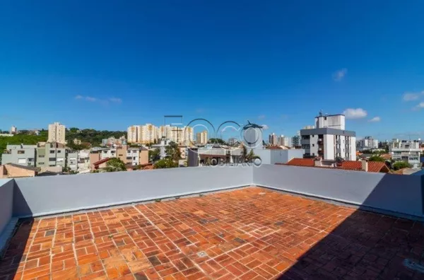 Prédio comercial para locação com 3 pavimentos e cobertura bairro Partenon  2.570m²