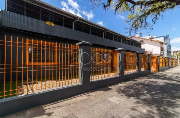 Prédio comercial para locação com 3 pavimentos e cobertura bairro Partenon  2.570m²