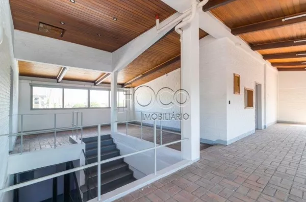 Prédio comercial para locação com 3 pavimentos e cobertura bairro Partenon  2.570m²