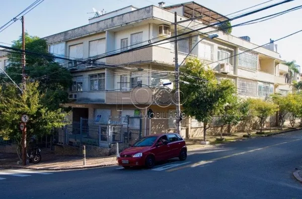 Apartamento semimobiliado para venda 2 dorm. Rio Branco Porto Alegre, 91m²
