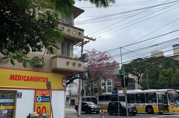 Prédio para venda no bairro Santa Cecilia Porto Alegre