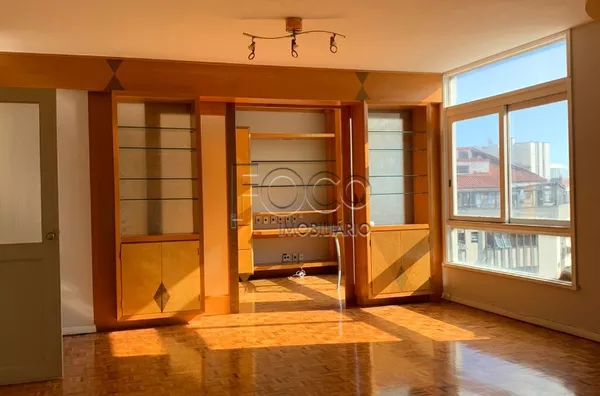 Apartamento 3 dorm. Moinhos de Vento Porto Alegre,130m²