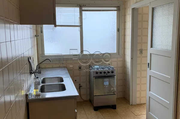 Cobertura semi mobiliada 2 dorm. com vaga Petrópolis Porto Alegre, 227m²