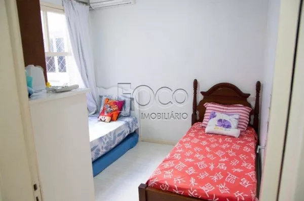Apartamento semimobiliado para venda 2 dorm. Rio Branco Porto Alegre, 91m²