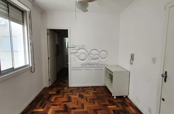 Um dormitório com elevador - Ótima localização