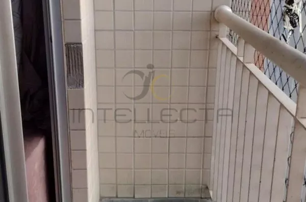 Apartamento em Andar Alto com 3 Dormitórios – Reformado 