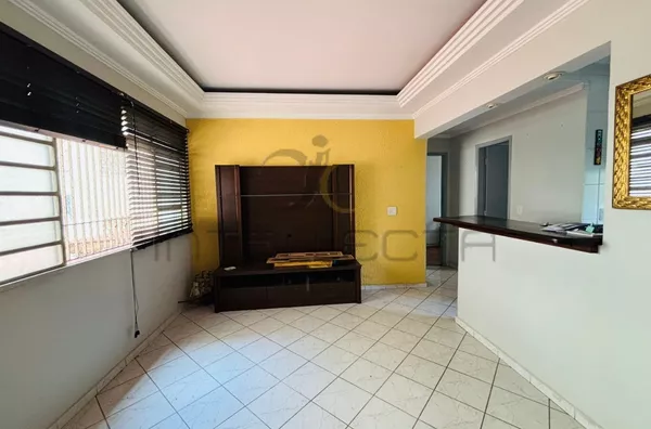 Venda de apto, 2 quartos, 1 vaga na garagem, 5 min do metrô.