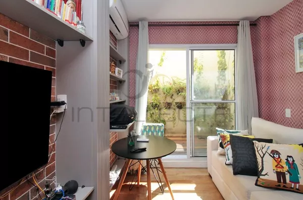 Apartamento Porteira Fechada a 2 Quadras do Metrô República – IPTU Isento!