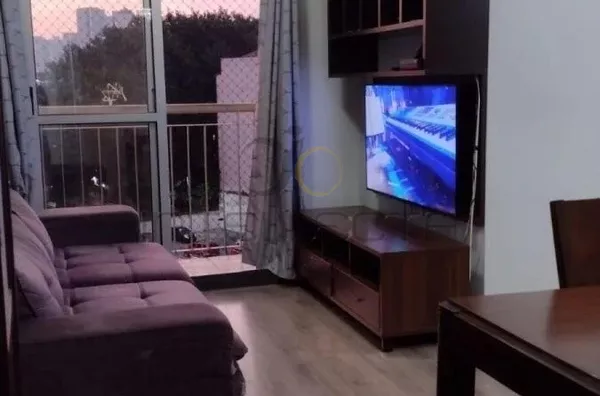 Apartamento em Andar Alto com 3 Dormitórios – Reformado 