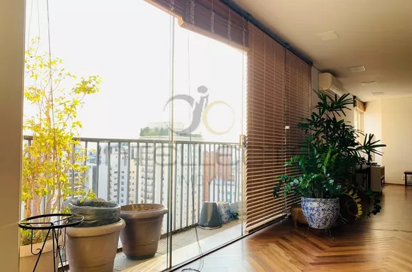 Apartamento de Alto Padrão com Vista Incrível para o Pôr do Sol - Jardins!