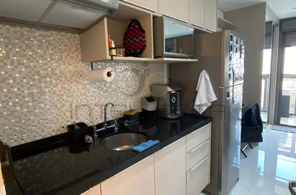 Lindo studio localizado na Vila Mariana, moderno e com varanda.