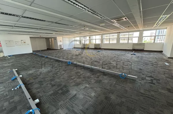 Conjunto Comercial de Alto Padrão com 300m² – Bela Vista