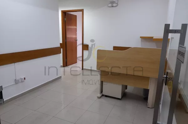 Conjunto comercial semi mobiliado para venda e aluguel, 3 salas, ar condicionado, 2 vagas - Liberdade, São Paulo